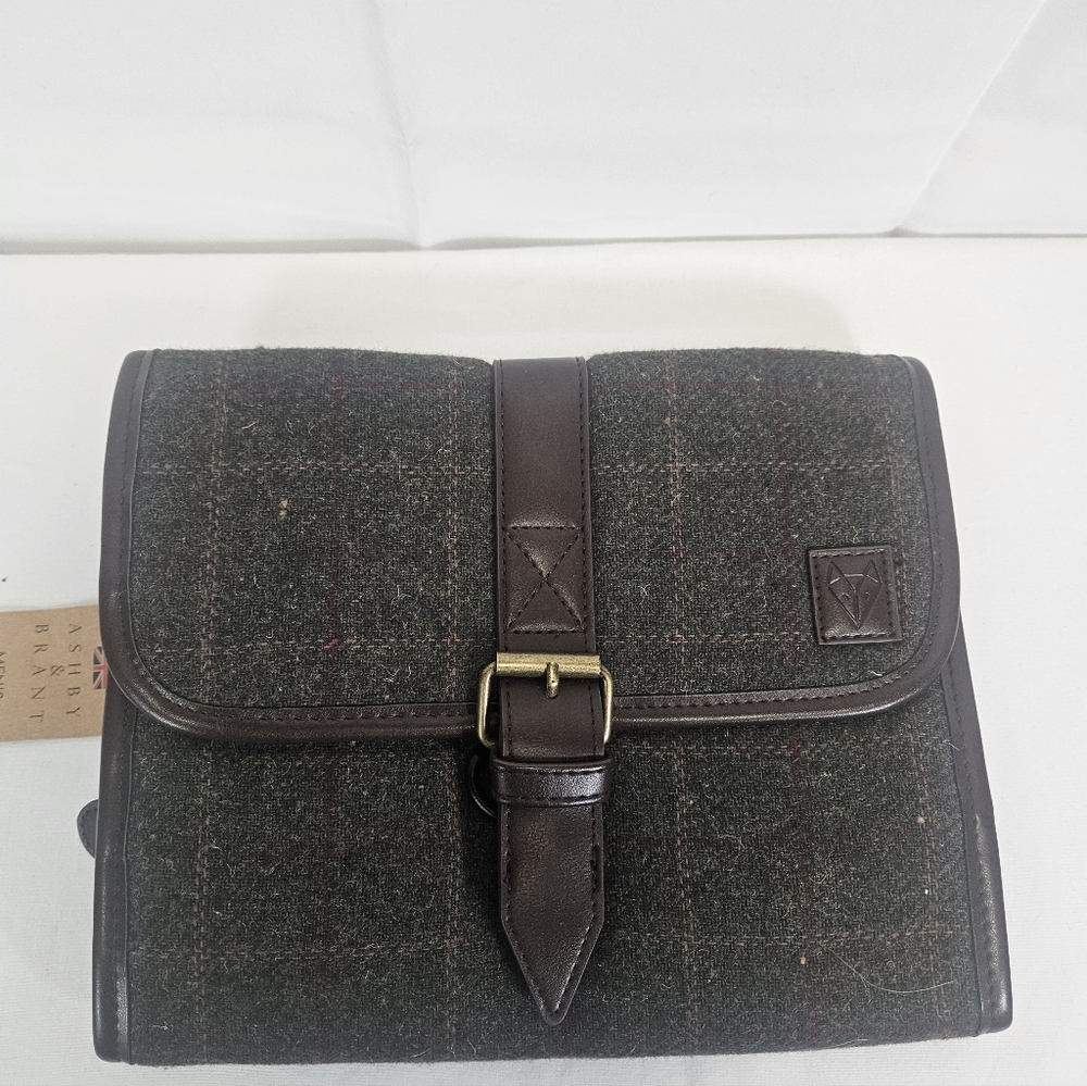 NWT Ashby & Brant Green and Brown Wool Blend Bopp Bag for Men